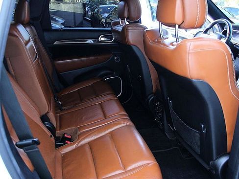 Used 2014 Jeep Grand Cherokee SRT image 20