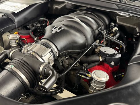 Used 2012 Maserati GranTurismo S image 10