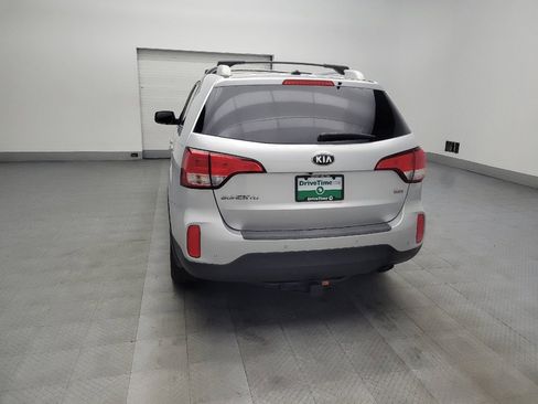 Used 2015 Kia Sorento LX image 6
