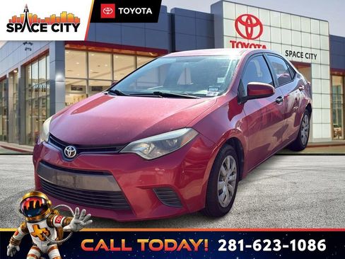 Used 2016 Toyota Corolla LE FWD image 1