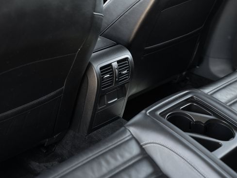 Used 2009 Volkswagen CC Luxury FWD image 24