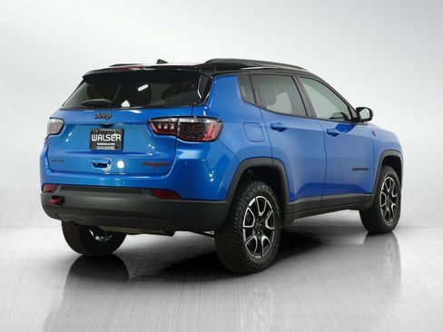 Used 2025 Jeep Compass Trailhawk AWD/4WD image 6
