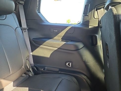 Used 2025 Jeep Grand Cherokee L Limited w/ Luxury Tech Group II AWD/4WD image 98