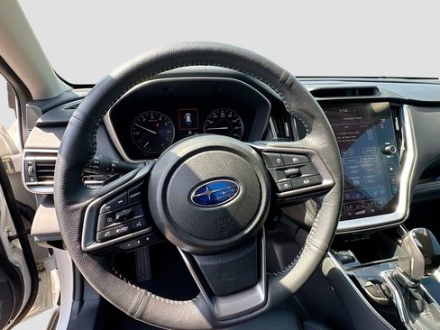 Used 2025 Subaru Outback Limited AWD/4WD image 11