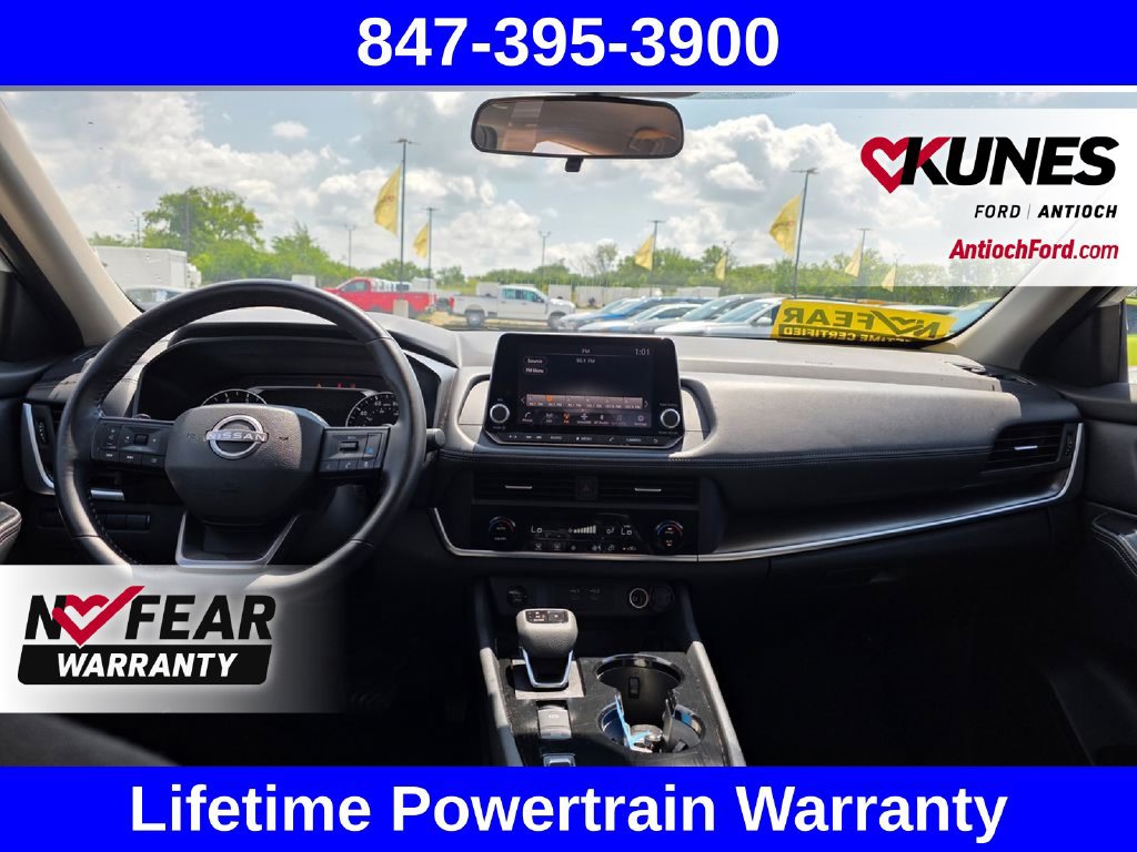 Used 2025 Nissan Rogue SV FWD image 18