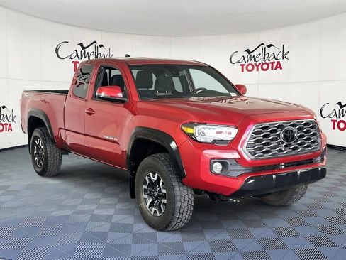 Used 2022 Toyota Tacoma TRD Off-Road w/ TRD Premium Off Road Package AWD/4WD image 3