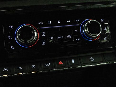 Certified 2024 GMC Sierra 1500 AT4 w/ Technology Package image 26