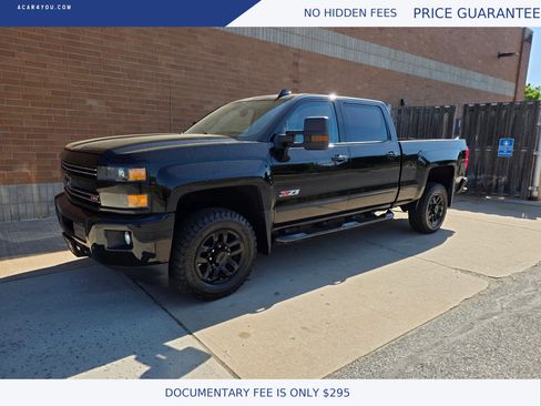 Used 2017 Chevrolet Silverado 2500 LT w/ Midnight Edition AWD/4WD image 3