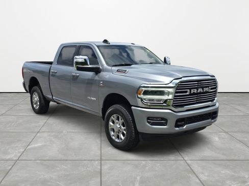 Used 2024 RAM 2500 Laramie AWD/4WD image 2