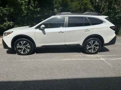 Used 2022 Subaru Outback Limited w/ Popular Package #2 image 2