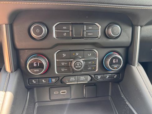 Used 2022 Chevrolet Tahoe Premier AWD/4WD image 30