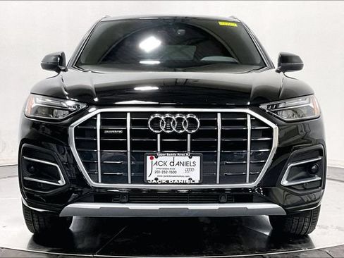 Used 2023 Audi Q5 2.0T Premium w/ Convenience Package AWD/4WD image 2