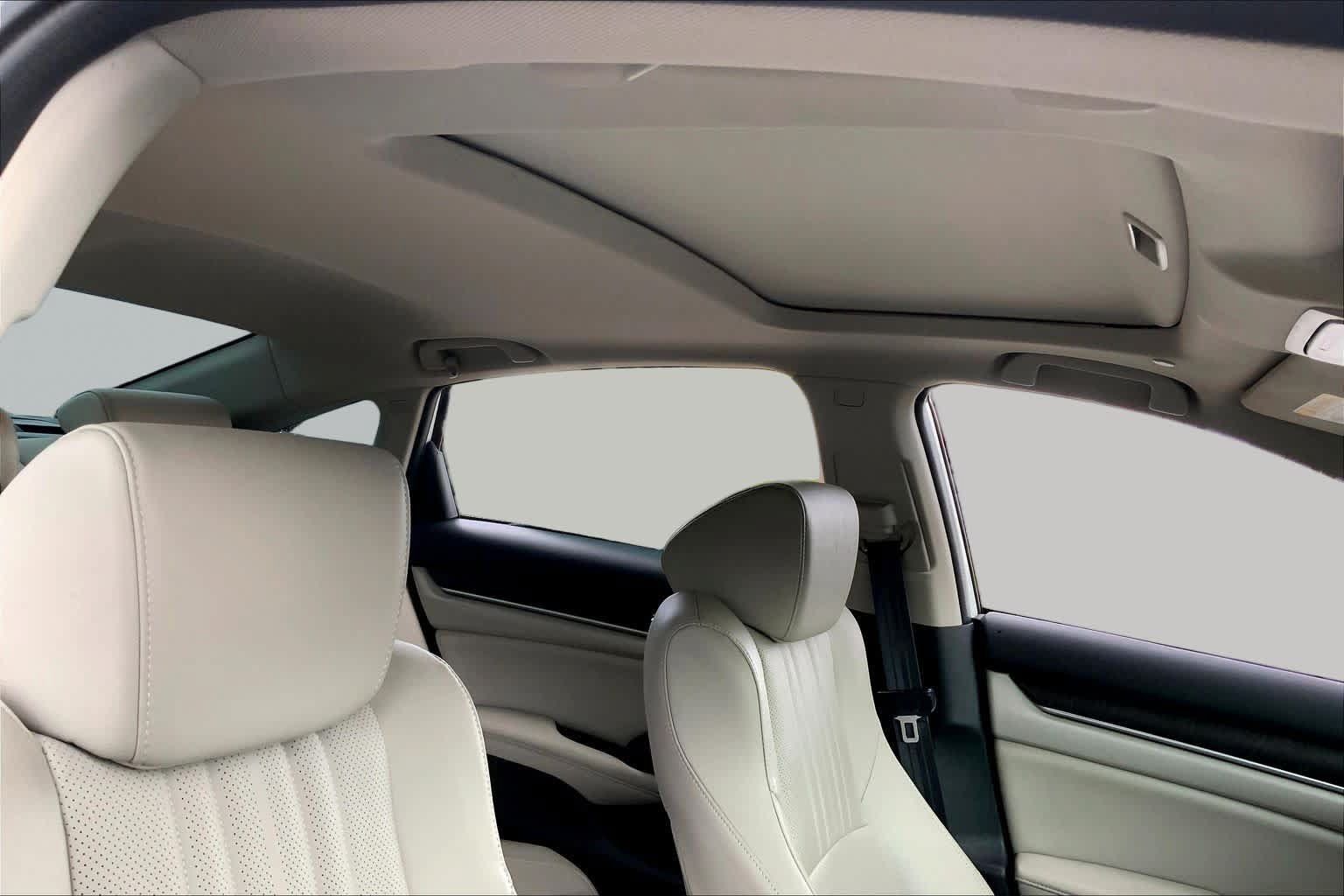 Used 2022 Honda Accord Touring image 13