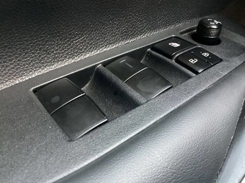 Used 2025 Toyota Corolla SE FWD image 18