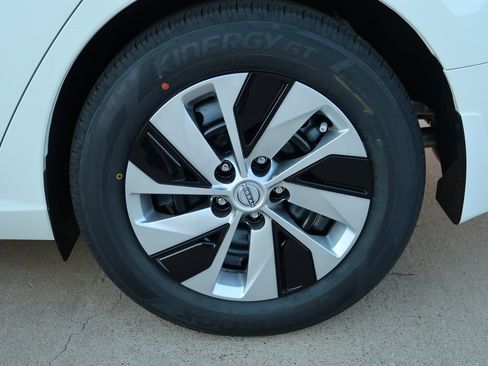 New 2025 Nissan Altima 2.5 S image 9