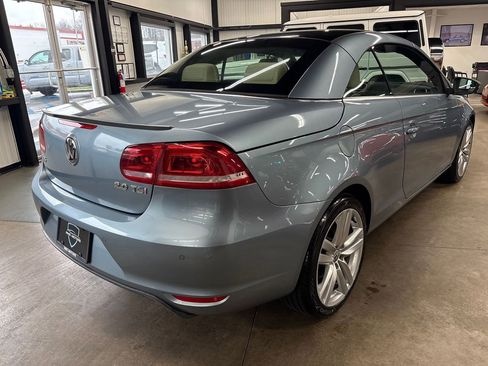 Used 2012 Volkswagen Eos Executive image 16