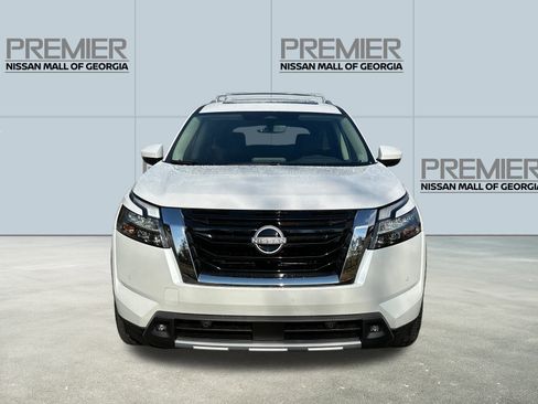 New 2025 Nissan Pathfinder SL w/ SL Premium Package image 2