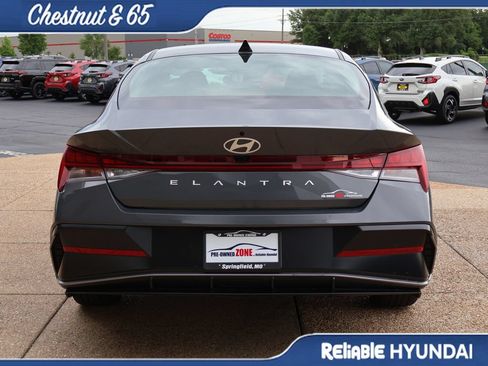Certified 2024 Hyundai Elantra SEL w/ Convenience Package FWD image 5
