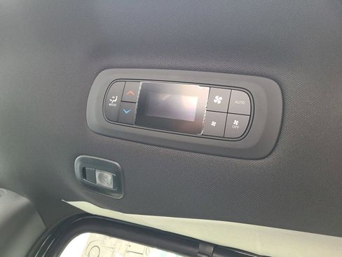 New 2023 Chrysler Pacifica Limited w/ Uconnect Theater Family Group image 44