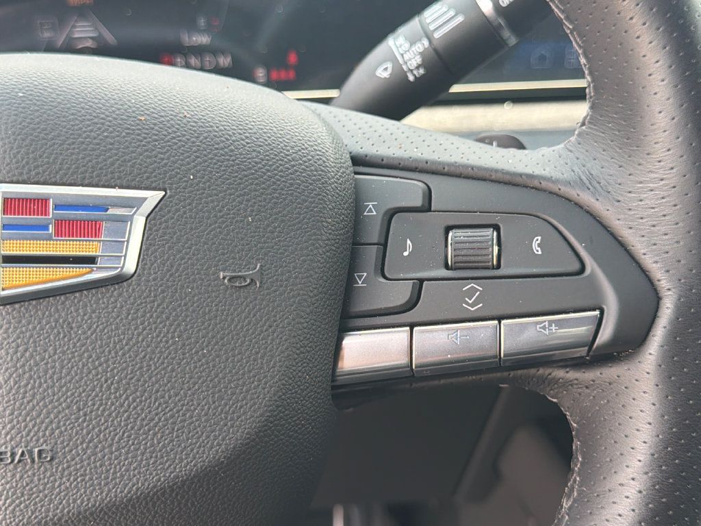 Used 2025 Cadillac XT4 Sport FWD image 26