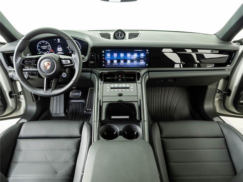 New 2026 Porsche Panamera image 19