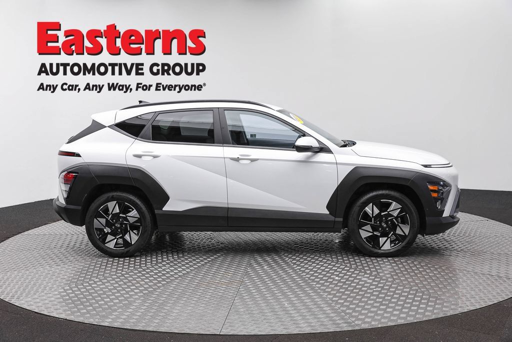 Used 2024 Hyundai Kona SEL FWD image 4