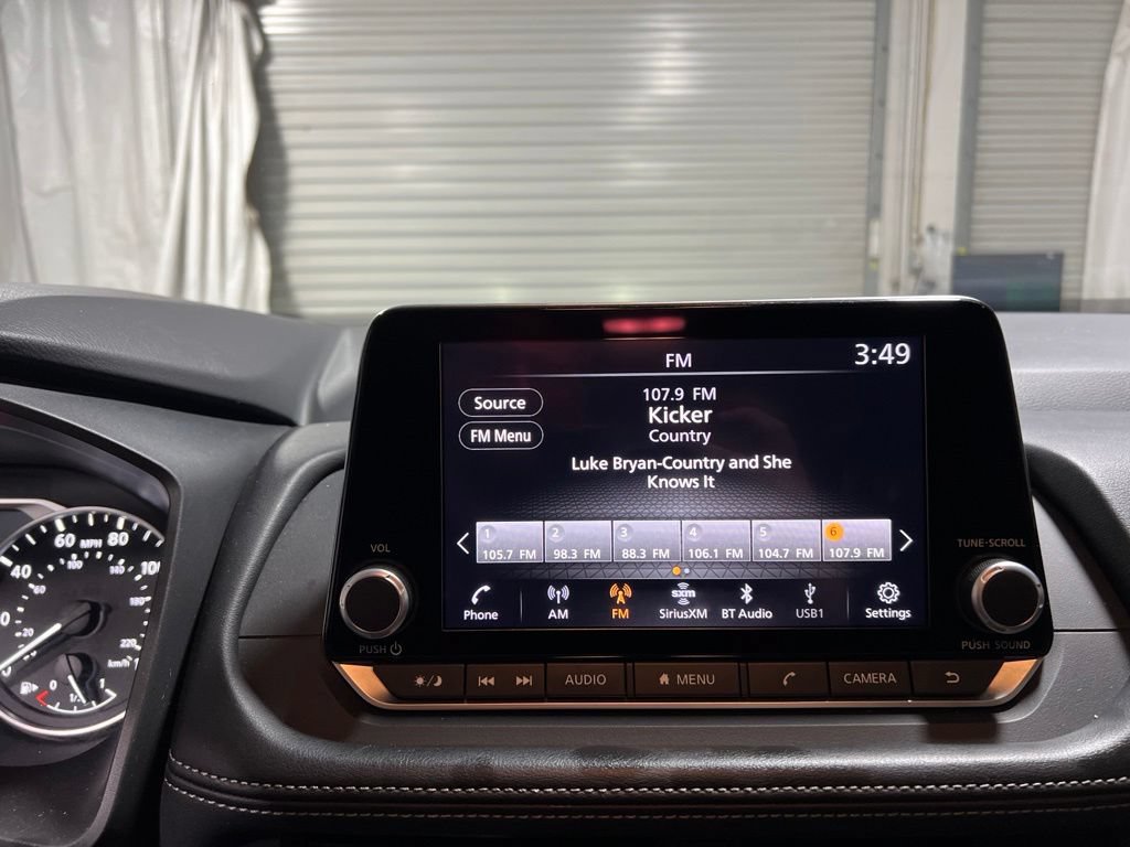 Used 2025 Nissan Rogue SV FWD image 27