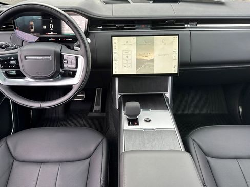 New 2025 Land Rover Range Rover Long Wheelbase SE image 23
