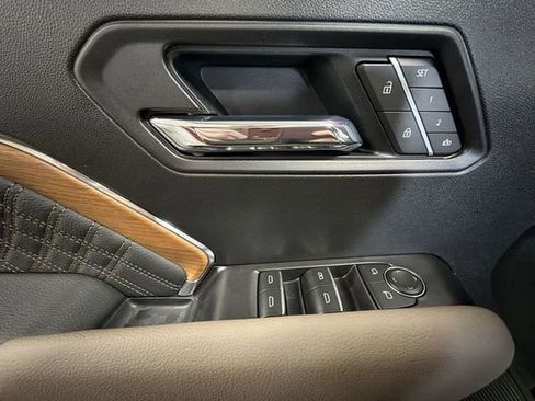 New 2026 GMC Canyon Denali image 23