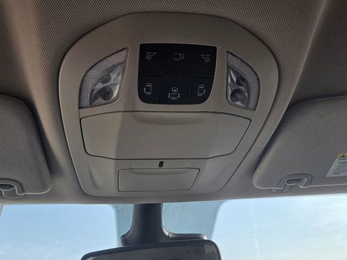 Used 2023 Chrysler Pacifica Touring-L FWD image 21