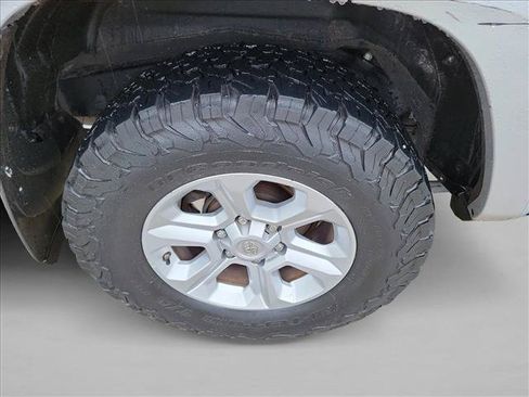 Used 2018 Toyota 4Runner SR5 RWD image 11