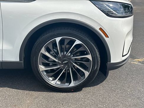 New 2026 Lincoln Aviator Reserve AWD/4WD image 13