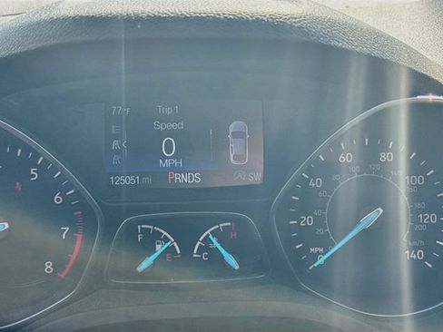 Used 2017 Ford Escape SE w/ Equipment Group 201A AWD/4WD image 16