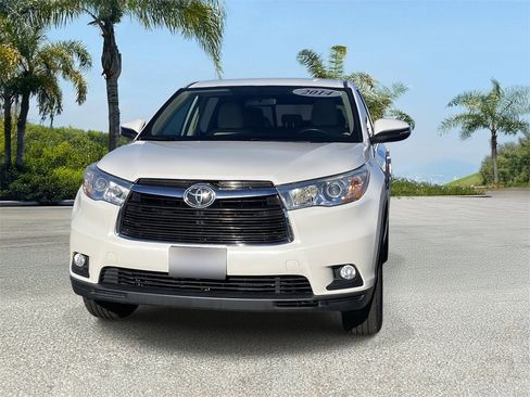 Used 2014 Toyota Highlander Plus image 6