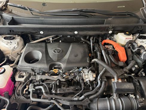 Used 2025 Toyota RAV4 LE image 25