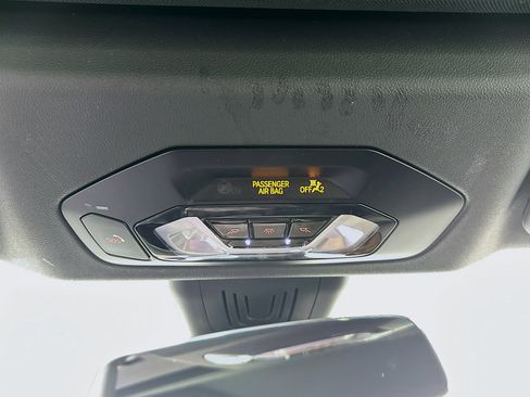 Used 2025 BMW 430i Convertible w/ Premium Package image 18