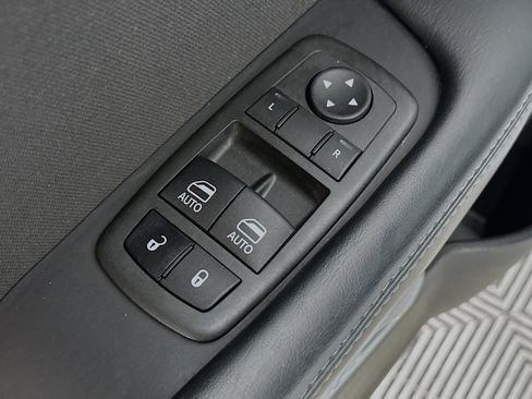 Used 2022 Dodge Challenger GT image 17