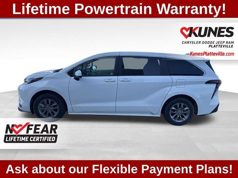 Used 2025 Toyota Sienna LE image 7