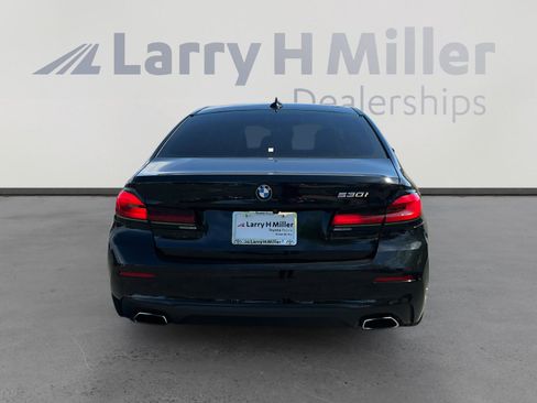 Used 2021 BMW 530i w/ Convenience Package RWD image 4