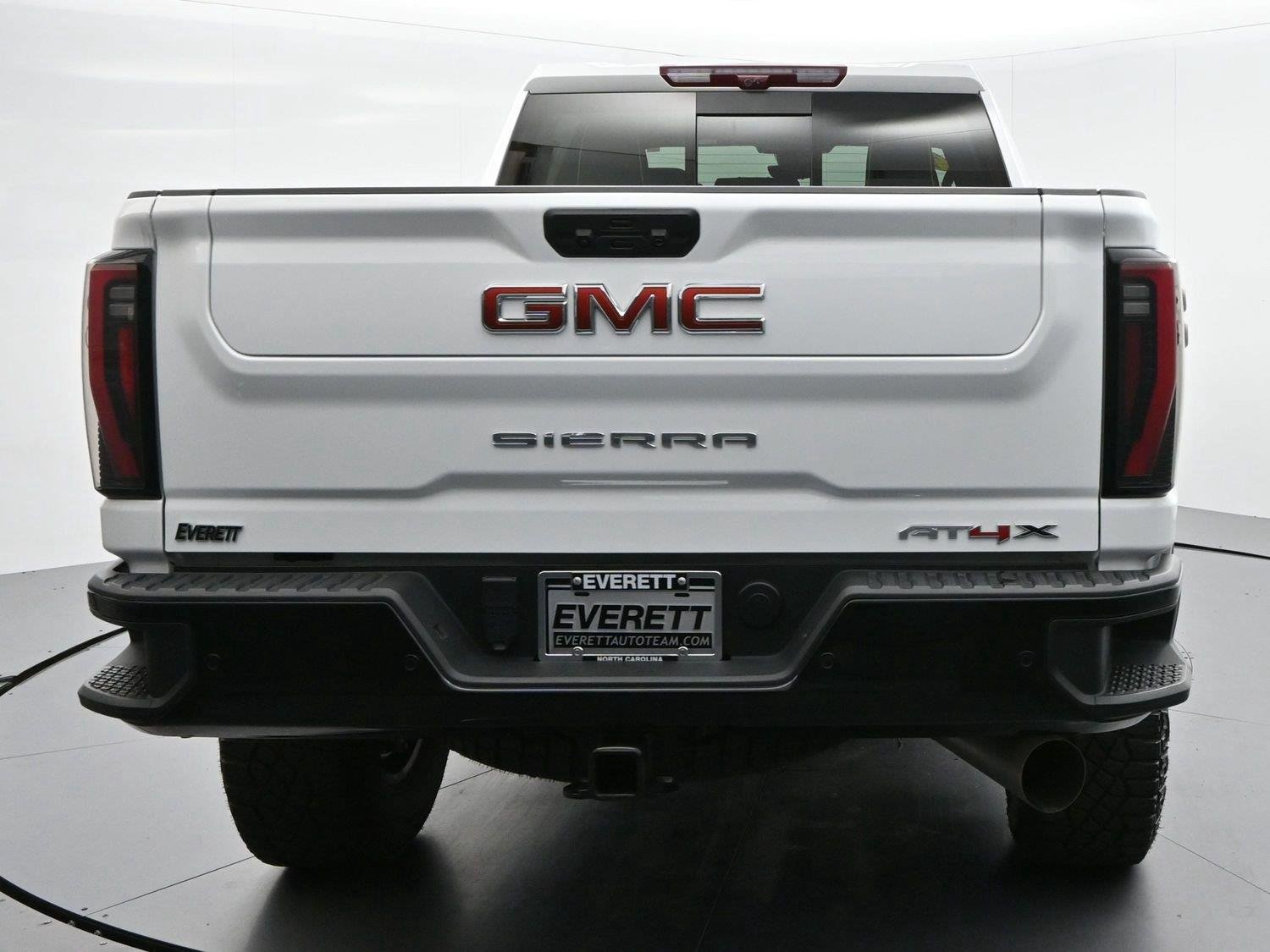 Used 2024 GMC Sierra 2500 AT4X AWD/4WD image 6