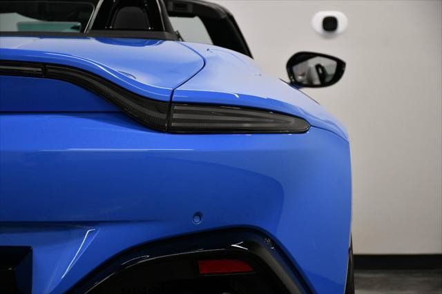 Used 2021 Aston Martin V8 Vantage Roadster RWD image 13