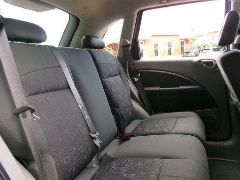 Used 2006 Chrysler PT Cruiser FWD image 29