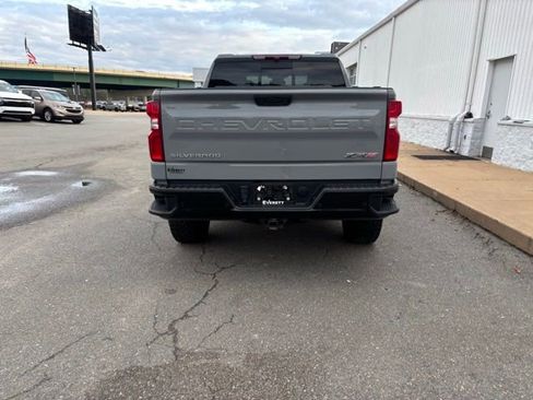 Used 2024 Chevrolet Silverado 1500 ZR2 image 12