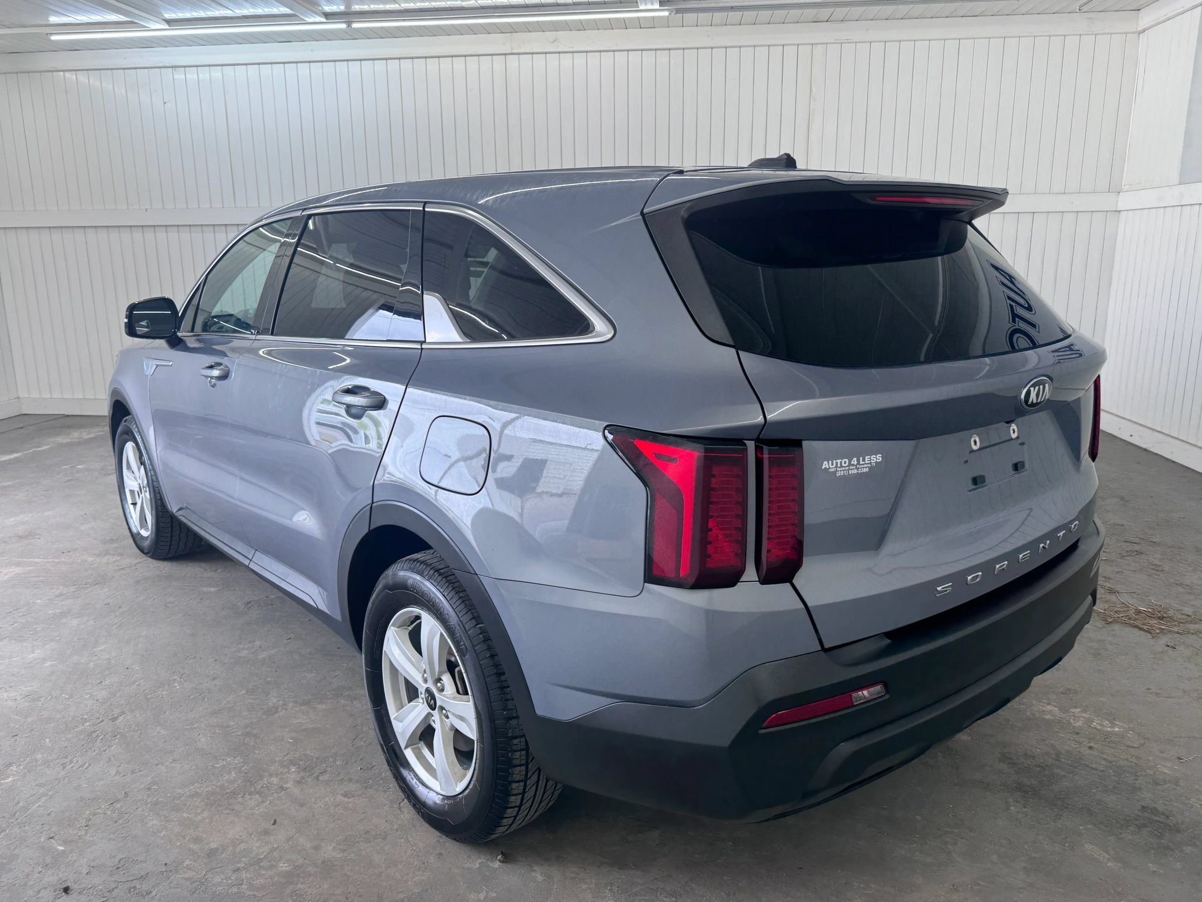 Used 2021 Kia Sorento LX FWD image 7