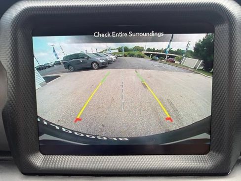 Used 2022 Jeep Wrangler Unlimited Rubicon 4xe AWD/4WD image 32