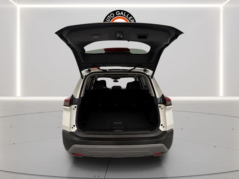 Used 2021 Nissan Rogue SV w/ Premium Package FWD image 9