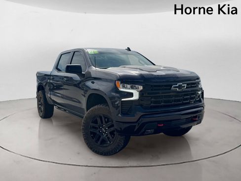 Used 2023 Chevrolet Silverado 1500 LT Trail Boss AWD/4WD image 2