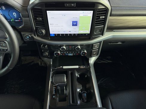 Used 2025 Ford F150 Lariat w/ Equipment Group 501A Mid image 15