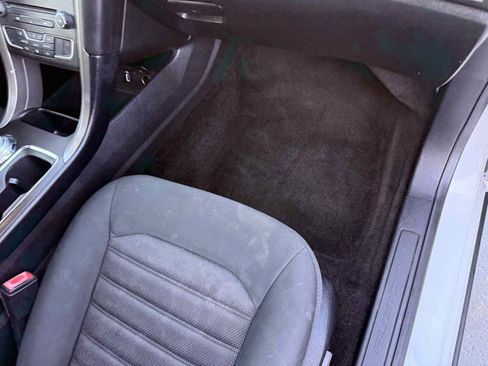 Used 2018 Ford Fusion SE w/ Fusion SE Technology Package FWD image 44