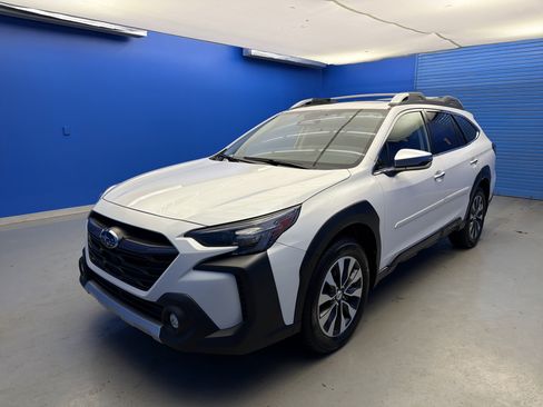 Certified 2025 Subaru Outback Touring XT w/ Popular Package #2 image 4